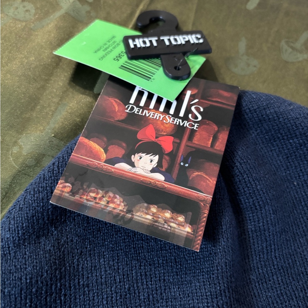 Studio Ghibli Kiki’s Delivery Service Navy Beanie with Hot Pink Bow- anime - Picture 2 of 8